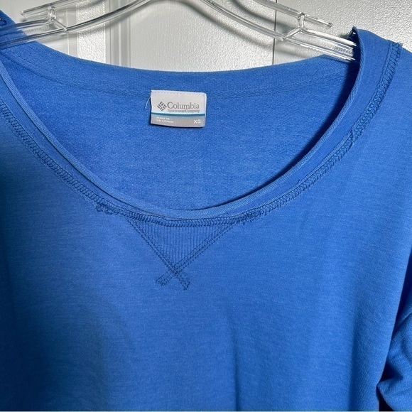 Columbia scoop neck light weight sweatshirt in royal blue, size extra small - Picture 3 of 6